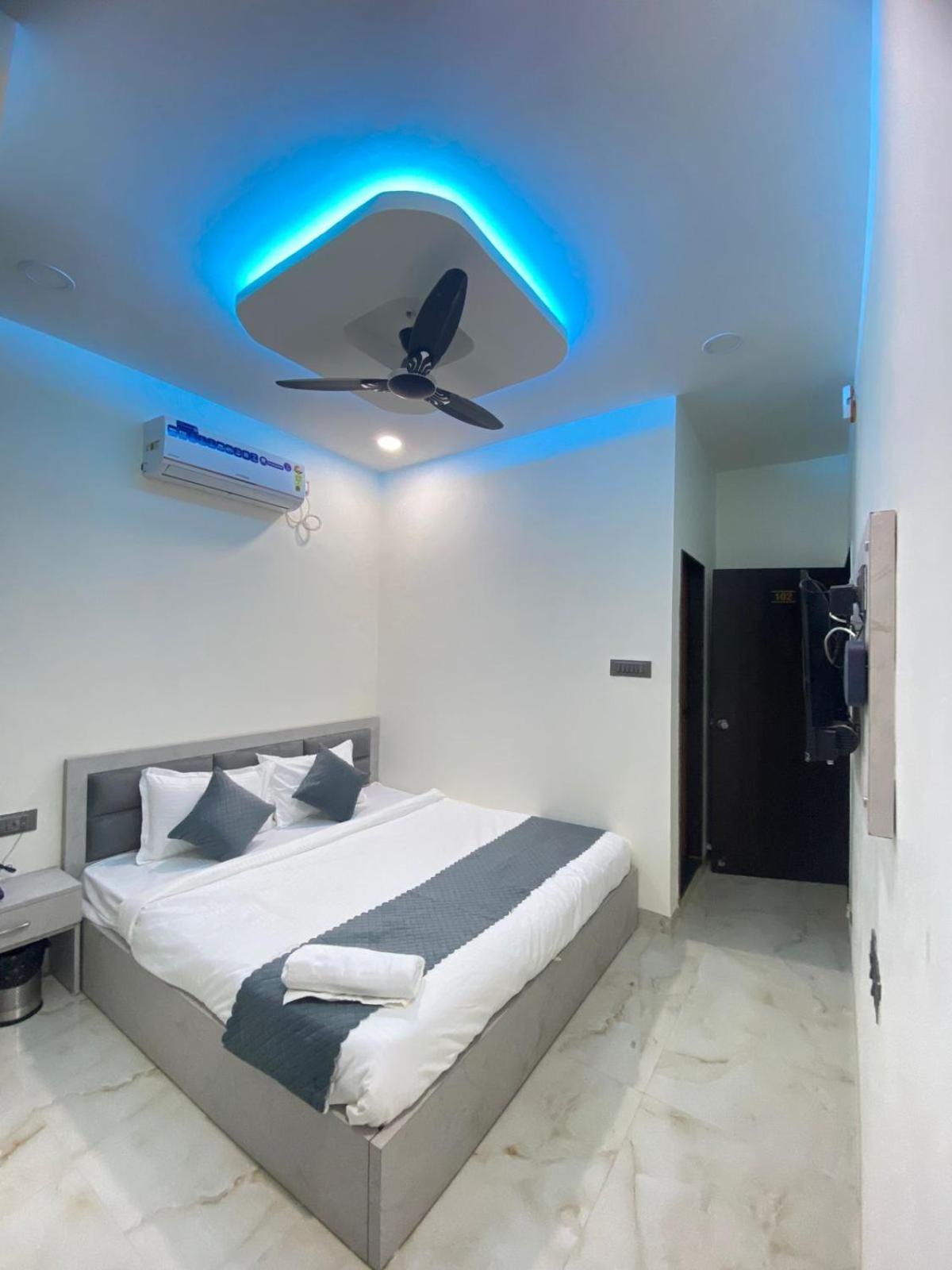 Hotel Sky City Нагпур Екстериор снимка